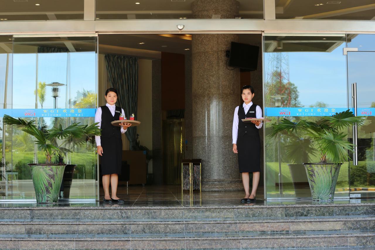 Vegas Hotel - Nay Pyi Taw Naypyidaw Esterno foto