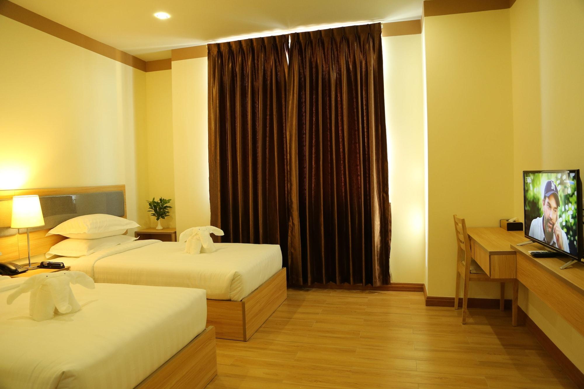 Vegas Hotel - Nay Pyi Taw Naypyidaw Esterno foto
