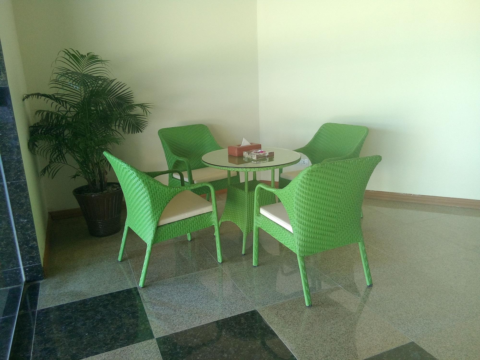 Vegas Hotel - Nay Pyi Taw Naypyidaw Esterno foto